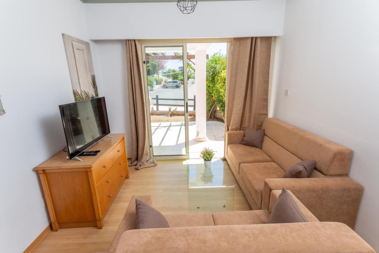 Always Welcome! Near Beach, Cml Swimming Pool Пафос Екстериор снимка